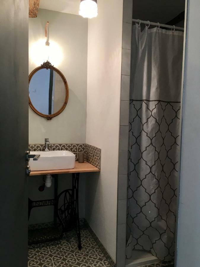 Loft Cocon En Plein Centre De Sete Apartment Exterior photo